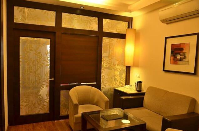 Surya Royal Hotel - Photo4