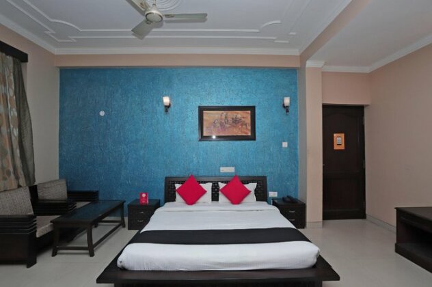 Capital O 40539 Hotel Triputi - Photo5