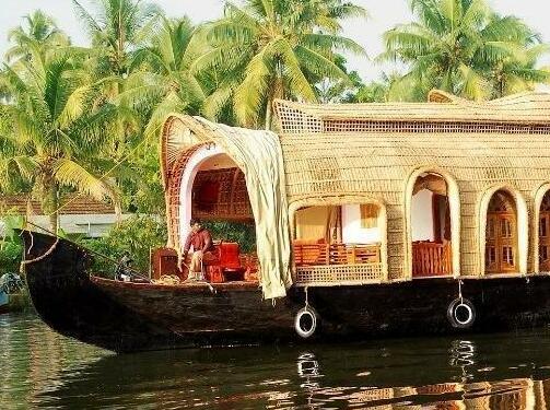 Kananavasan Houseboat - Photo4