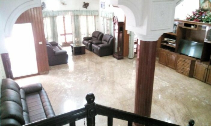 Large villa in kottayam town with 6 bedrooms - Photo5