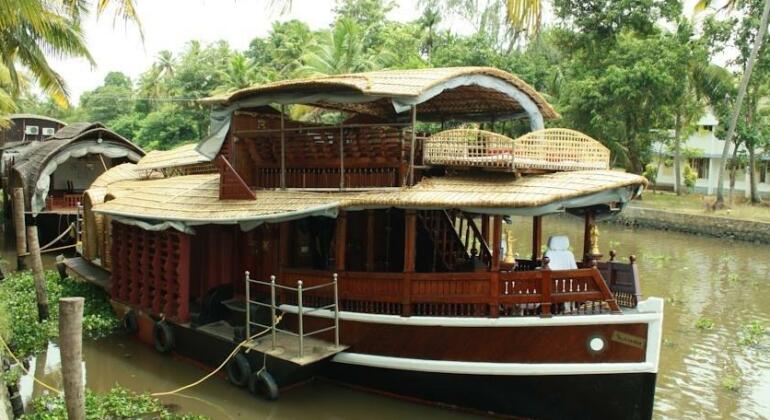 Shivaganga Houseboat - Photo5