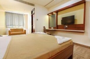 Hotel Venkadaramana Tower - Friendliness & Cleanliness Room - Photo2