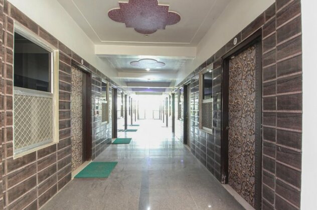 SPOT ON 63746 Fauzi Hotel - Photo3