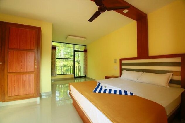 The Periyar Tiger Passage - Photo3