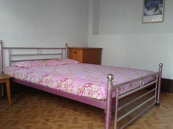  Photo 1