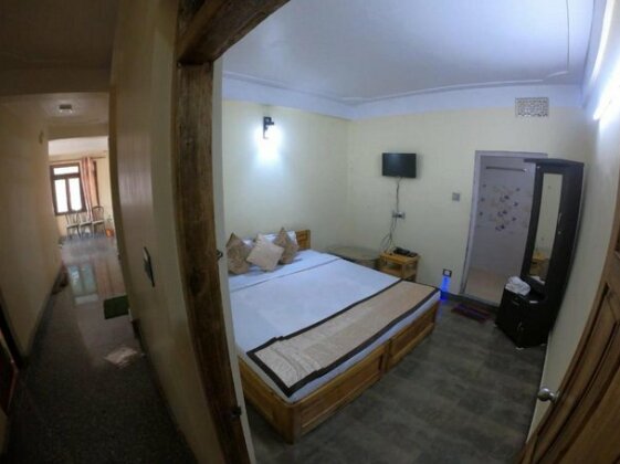 Pradhan Hotel - Photo2