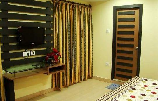 The Amarjeet Hotel - Photo2