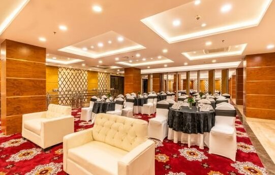 Divine Clarks Inn Suites - Photo2