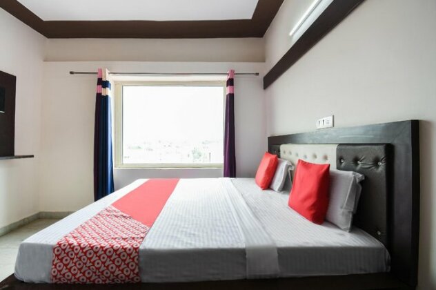 OYO 48899 Hotel V Seven - Photo2