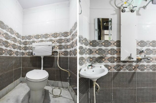 OYO 48899 Hotel V Seven - Photo4