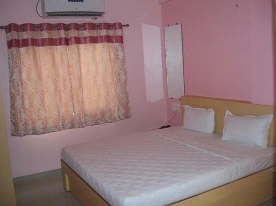 Hotel Sai International - Photo2