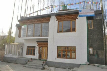 Aa Ka Ma Holiday Home