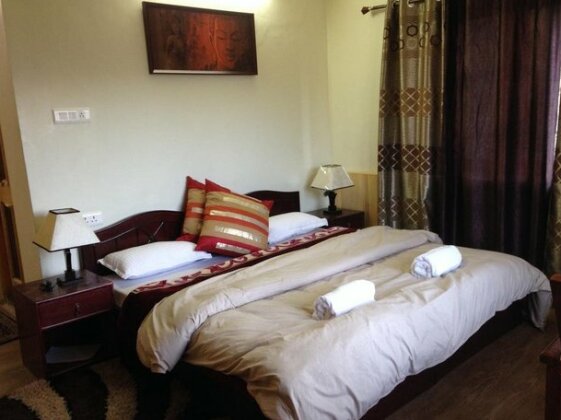 Adu's Eternal Comfort - Photo4