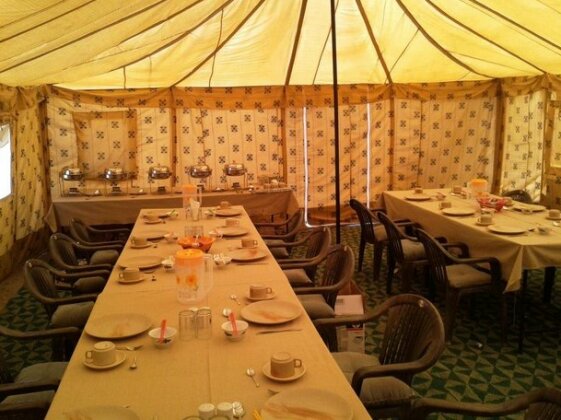 Camp Redstart - Photo4