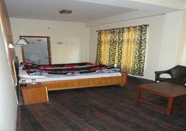 Hills View Hotel - Photo4