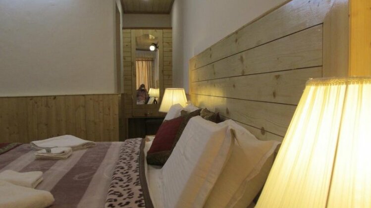 Hotel Charu Palace - Photo5