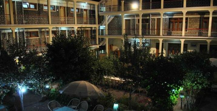 Hotel Ga-ldan Continental - Photo3