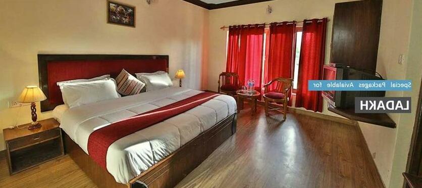 Hotel Hill Town - Photo4