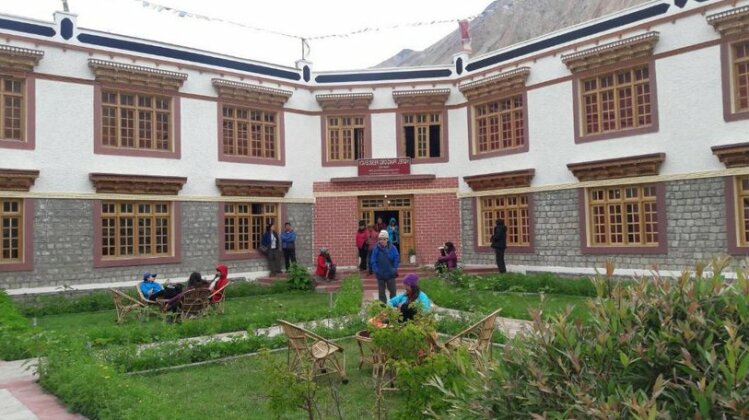 Hotel Pangong Residency - Photo2
