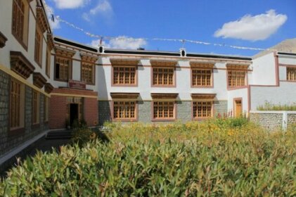 Hotel Pangong Residency