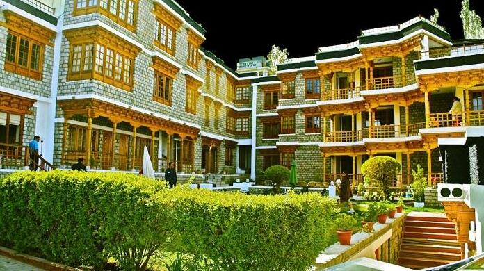 Hotel Spic-N-Span - Photo2