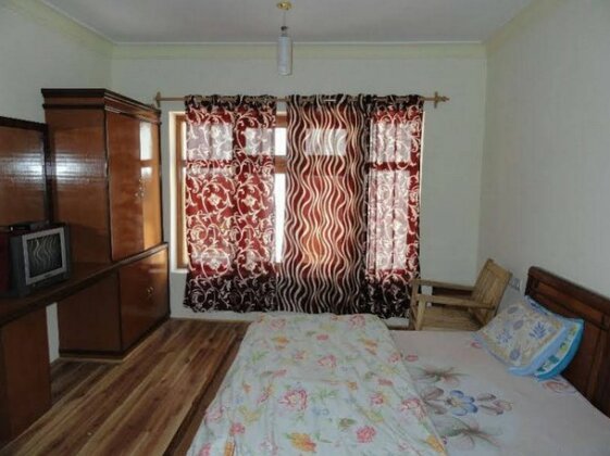 Photo 3