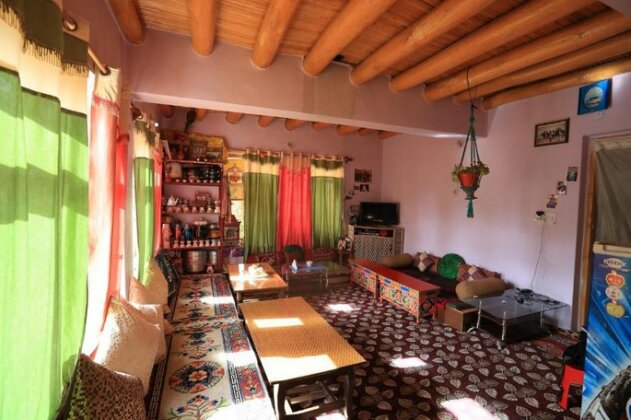 Lhachik Guest House - Photo2