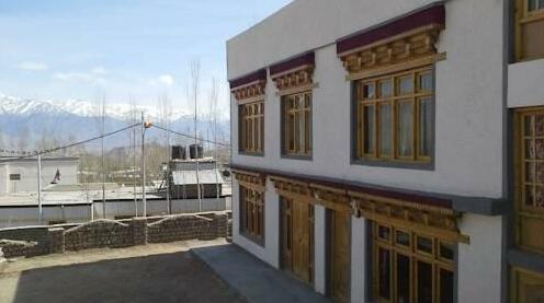 Mountain Retreat Guest House - Photo2