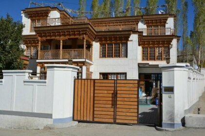 New Royal Guest House Leh