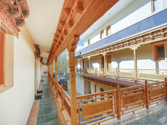 OYO 11388 Hotel Dimbir Regency - Photo5