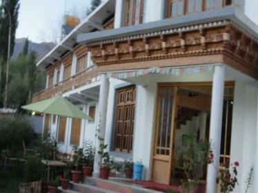 OYO 14535 Horpo Guest House