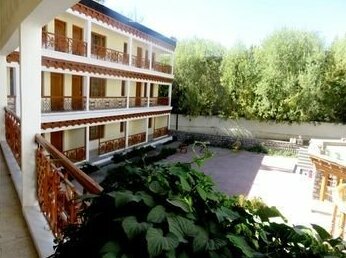 OYO 38075 Abu Palace - Photo5