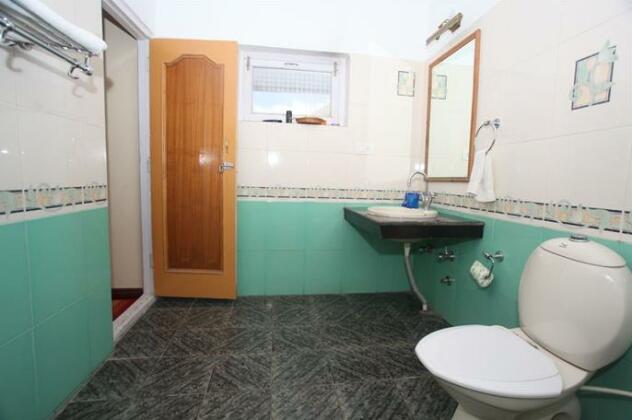 OYO Premium Old Fort Road - Photo4