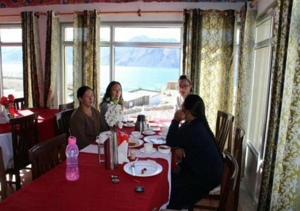 Pangong Paradise - Photo3