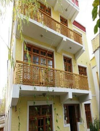 Rahela Guest House & Home Stay