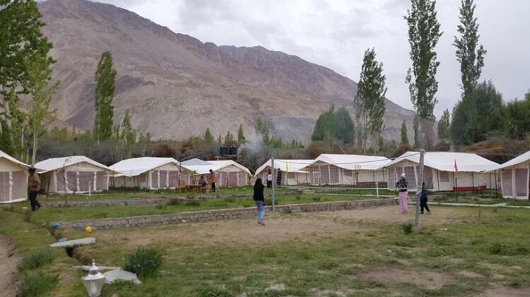 Saser Camp - Photo2