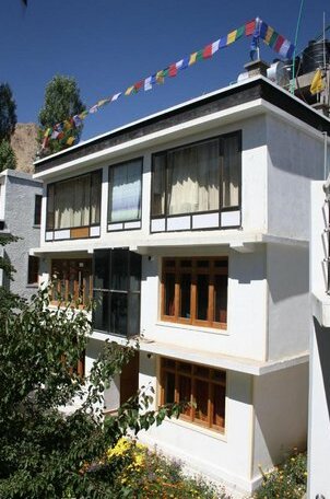  Photo 3