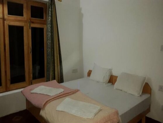 Skyland Guest House - Photo2