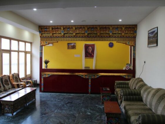 The Auspicious Hotel - Photo2