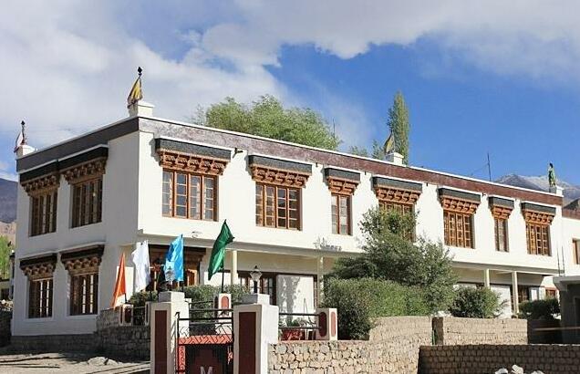 TIH Hotel Mahay Palace - Photo2