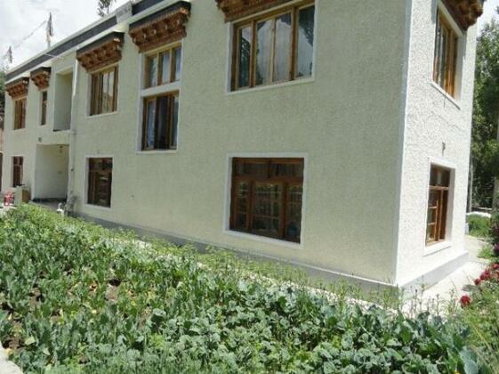 Zal Guest House - Photo2
