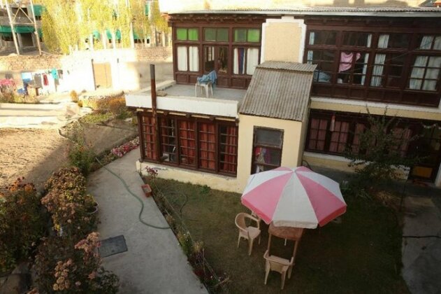 Zaltak Homestay - Photo2
