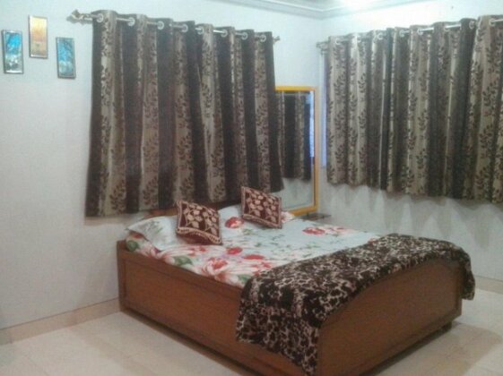 2 Bhk Bungalow With Pool - Photo4