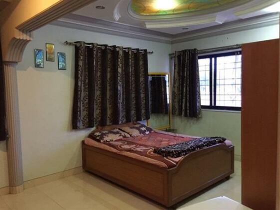 2 Bhk Bungalow With Pool - Photo5