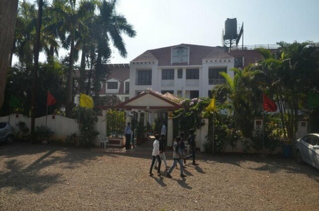 Hotel Rainbow Retreat - Photo2