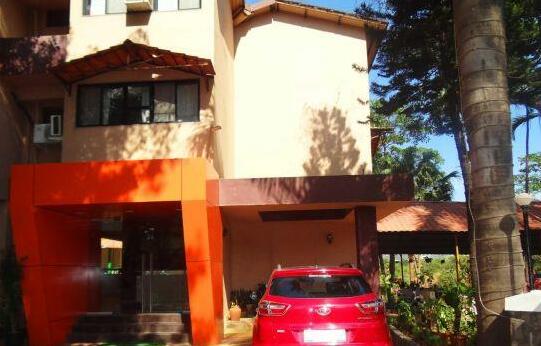 Lion's Den Hotel