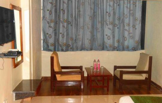 Lion's Den Hotel - Photo2