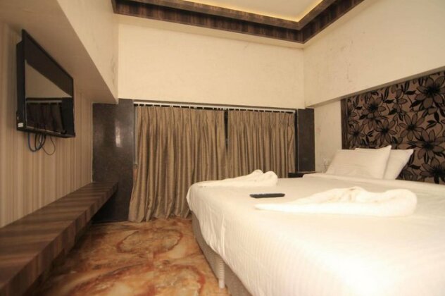 OYO 12422 Kumar Resort - Photo5