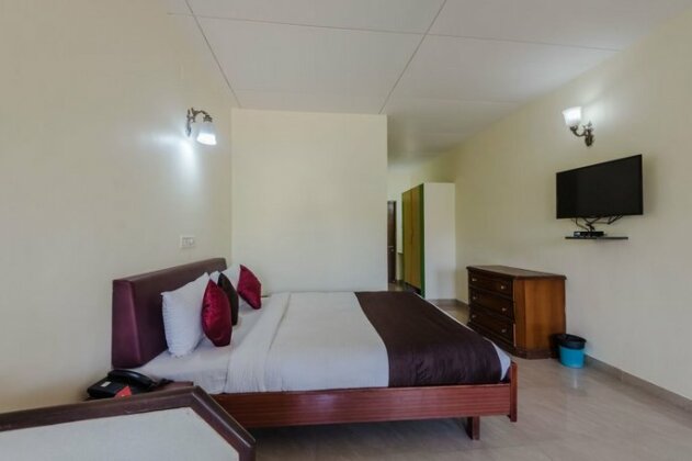 OYO 7647 Hotel Lions Den - Photo2