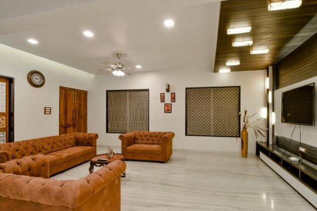 The Grand Luxurious With Biggest Pool - Photo4
